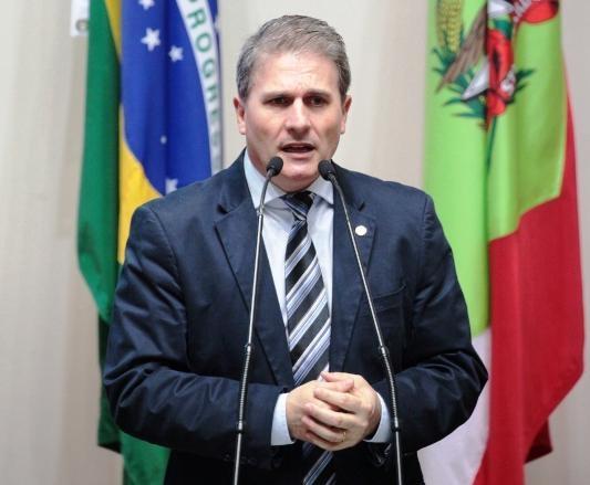 Secretário de Agricultura viabiliza R$ 250 mil para aquisição de equipamentos e veículos para Ituporanga