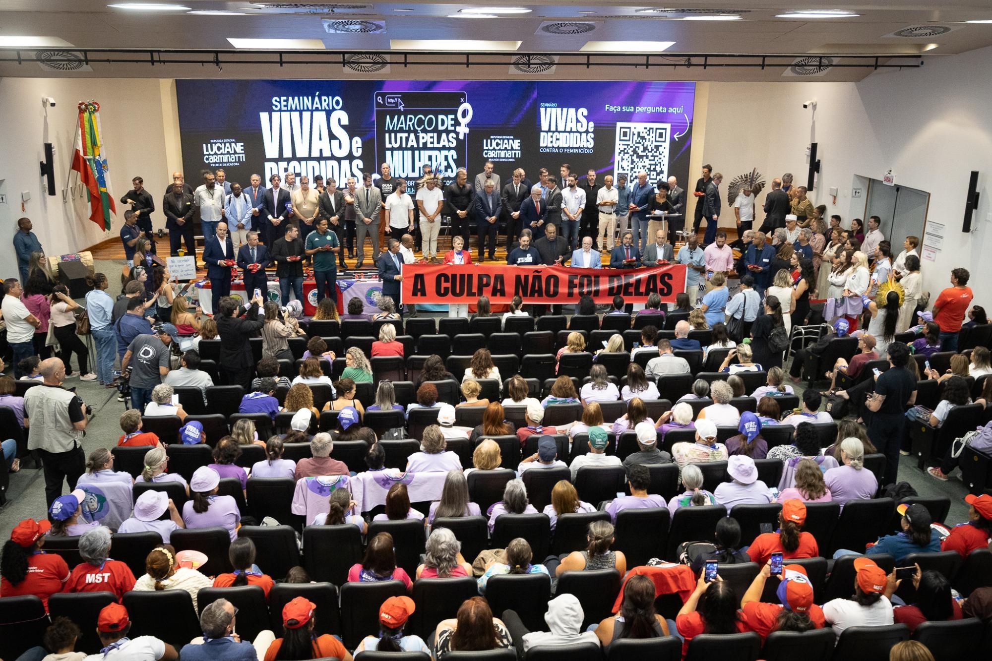 Seminário na Alesc reúne autoridades e anuncia ações contra o feminicídio em SC
