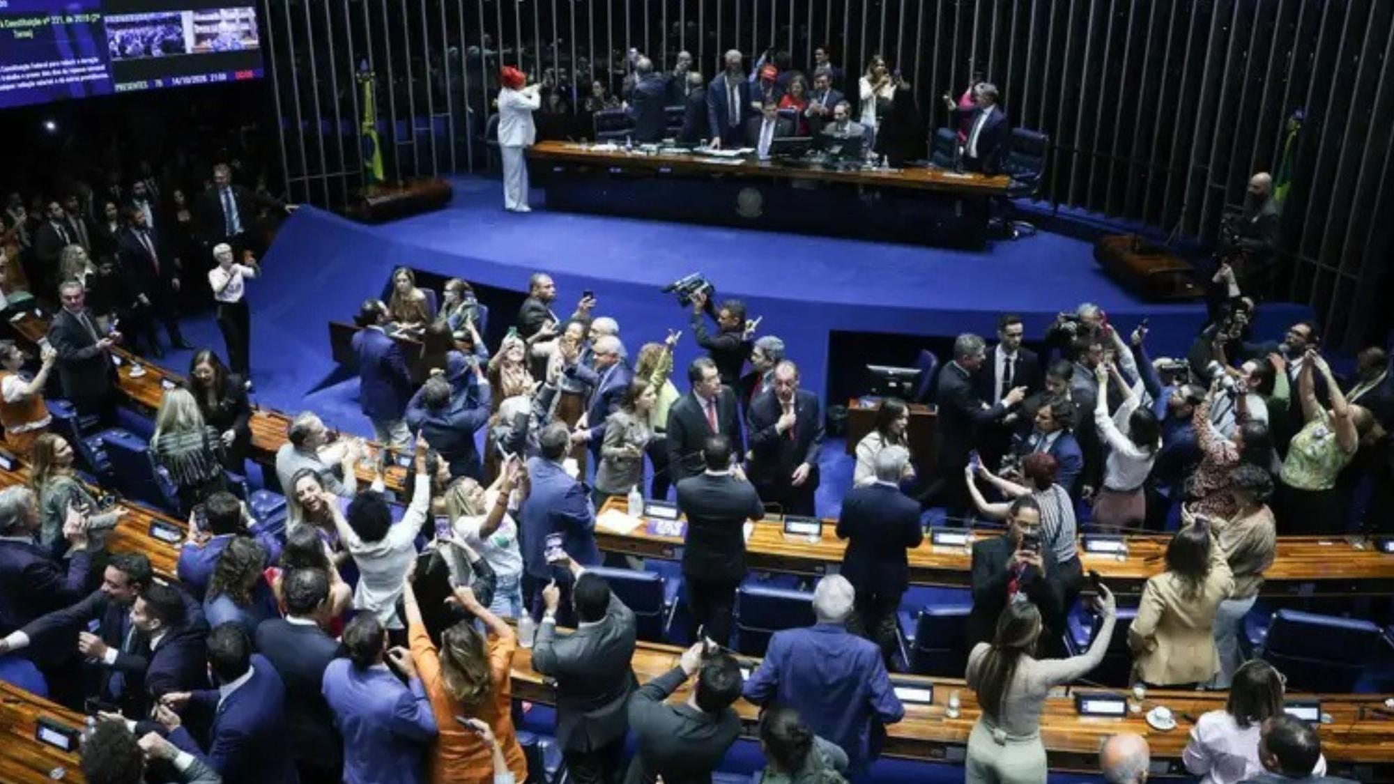 Senado aprova fim da escala 6x1 e redução da jornada de trabalho
