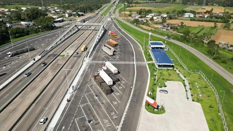 Senado aprova PEC que garante descanso a caminhoneiros