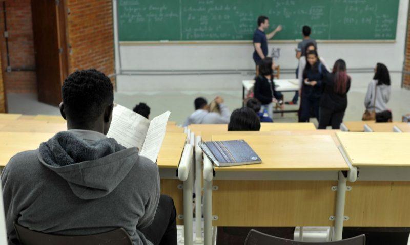 Senado conclui votação da MP sobre ano letivo na pandemia 