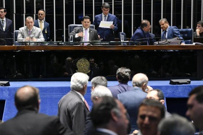 Senado derruba decreto das armas de Bolsonaro