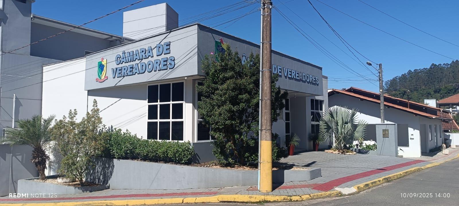 Sessão da Câmara de Aurora tem debate acalorado e projetos voltados à saúde aprovados