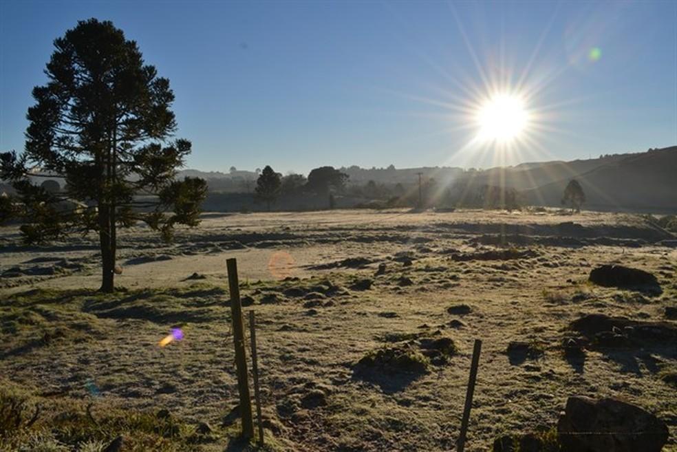 Sexta-feira começa com temperaturas negativas na Serra de SC