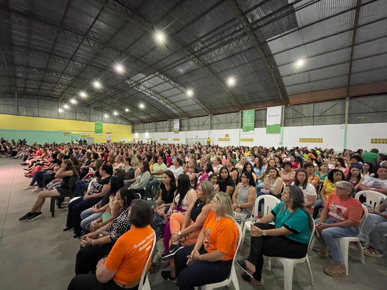 Show para as mulheres marca o início da FEMIVE em Imbuia