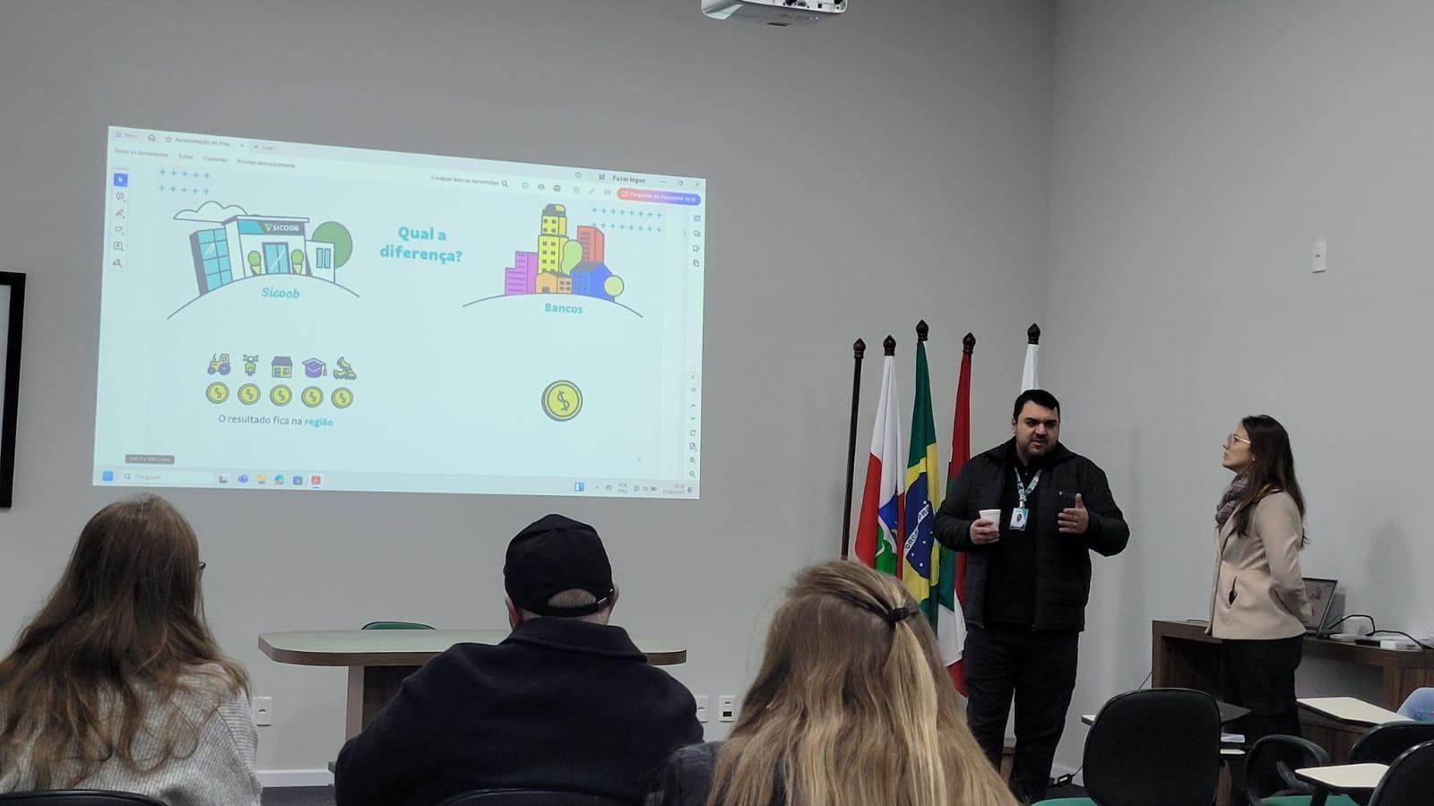 Sicoob e CDL se unem para oferecer benefícios à associados