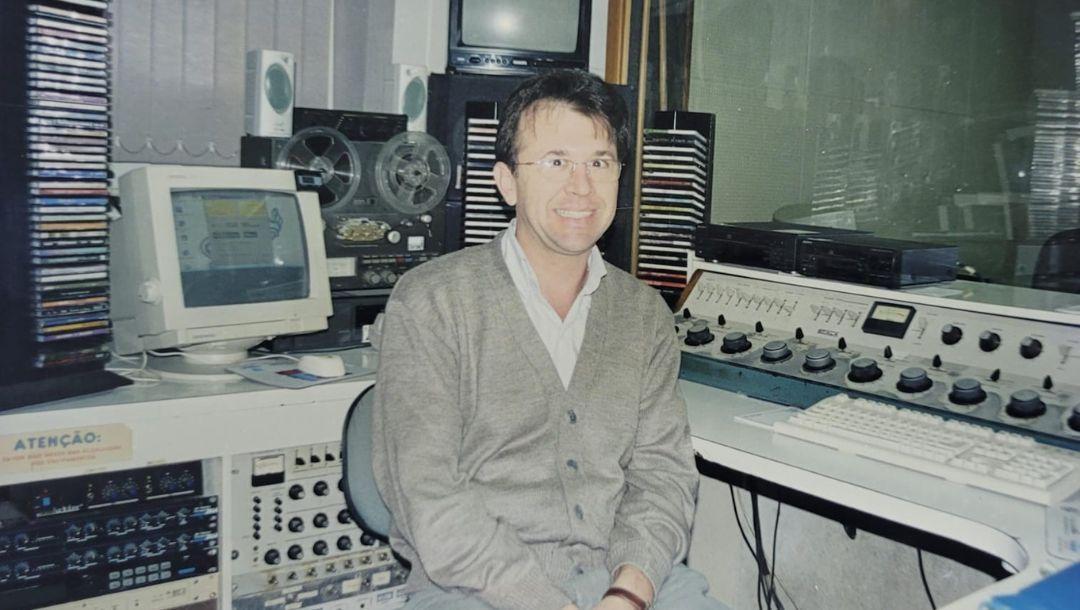 Sintonia 44 anos: Como eram feitas as primeiras transmissões da rádio?