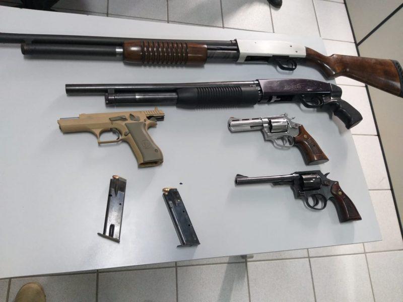 Só 10% dos policiais apoiam liberação de armas de fogo para população, diz estudo