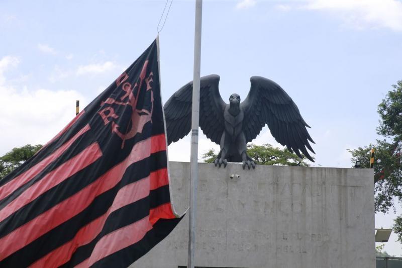 Sobrevivente de incêndio no CT do Flamengo é transferido de hospital