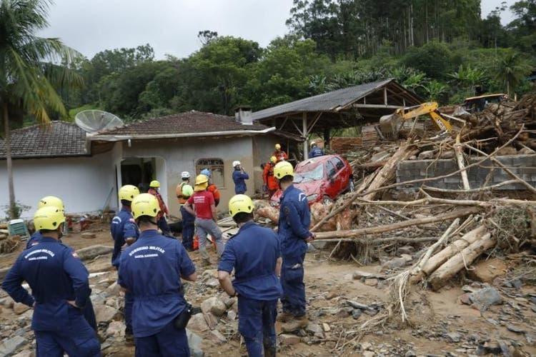 Sobreviventes relatam gritos de socorro e pessoas arrastadas pelas águas em Presidente Getúlio 