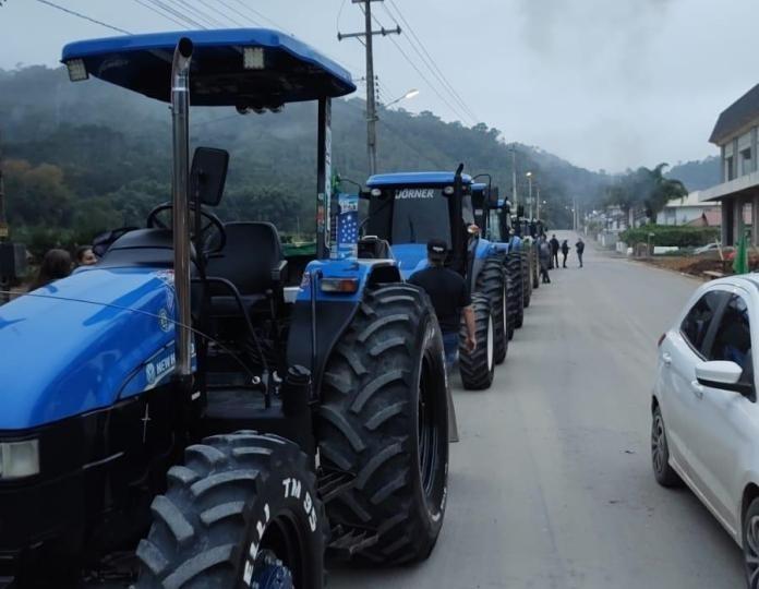 Saiba o que é o Renagro: documento obrigatório para que condutores possam trafegar com máquinas agrícolas em rodovias