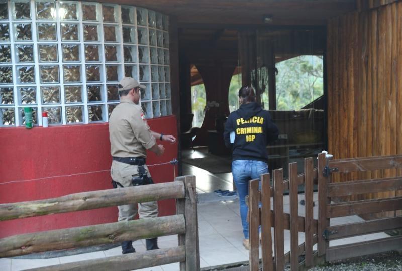 Suspeito de matar família em Alfredo Wagner é preso em Bom Retiro