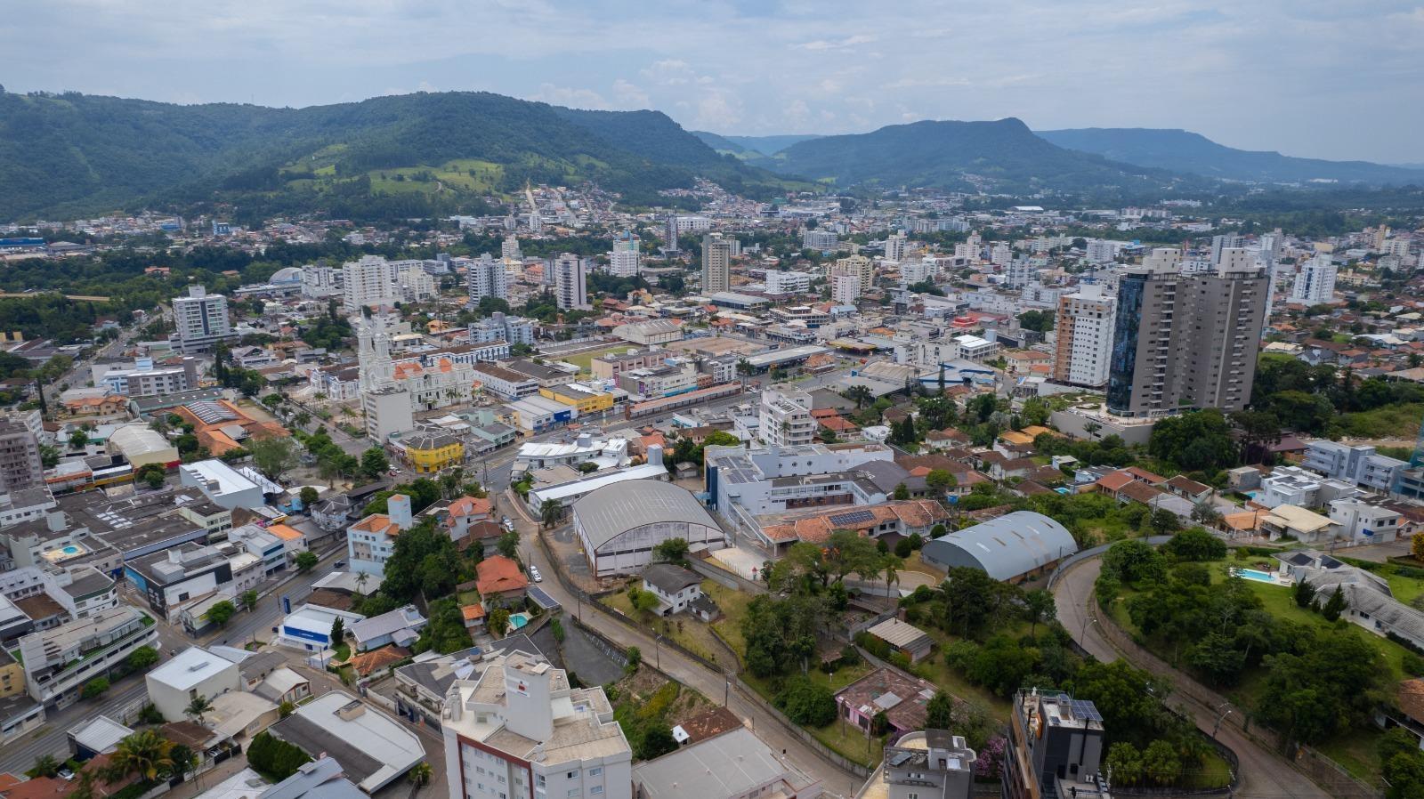 TCE recomenda aprovação das contas de 2025 da Prefeitura de Rio do Sul