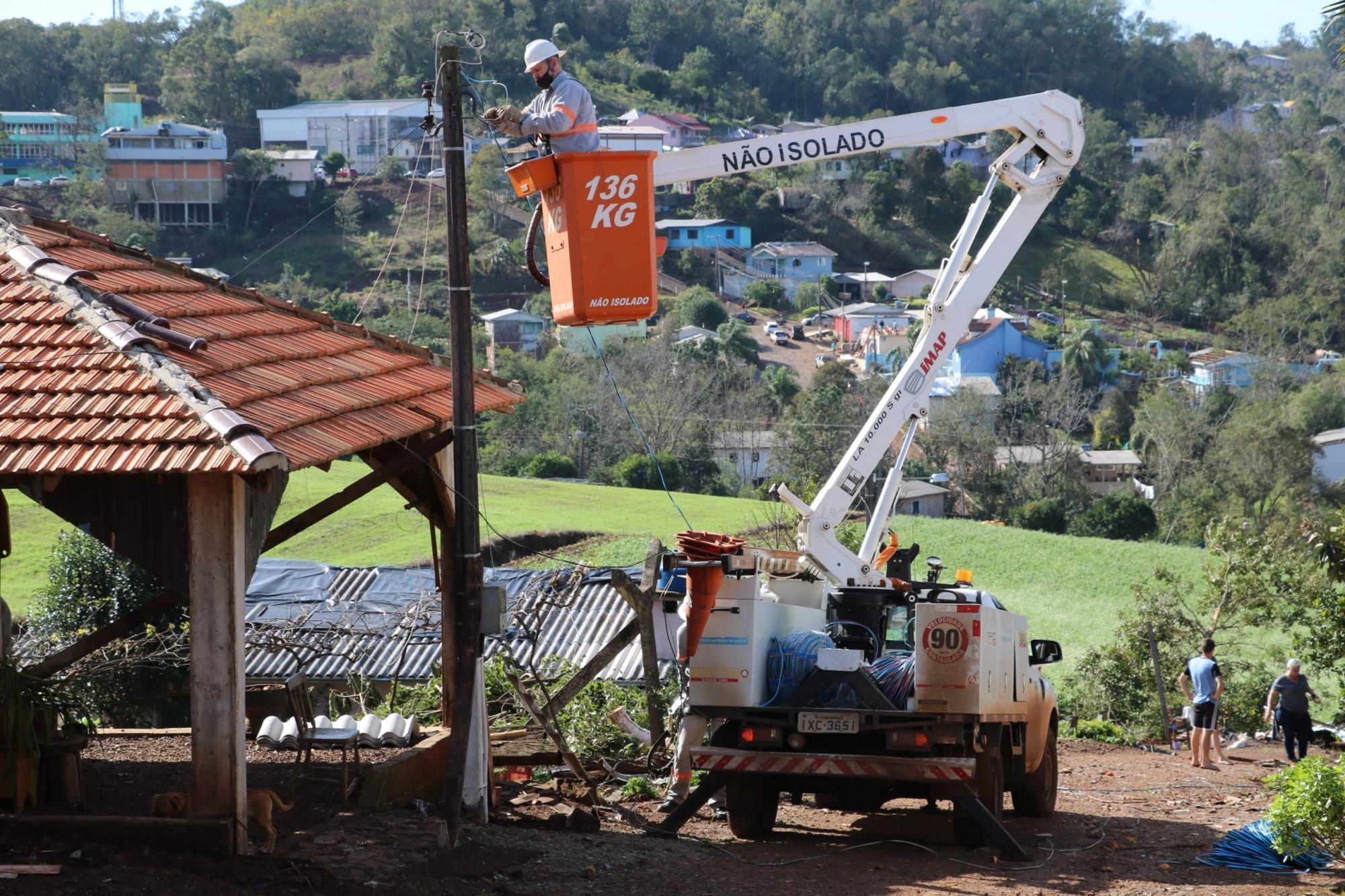 Tempestade desse domingo deixa mais de 13 mil sem energia elétrica no Alto Vale
