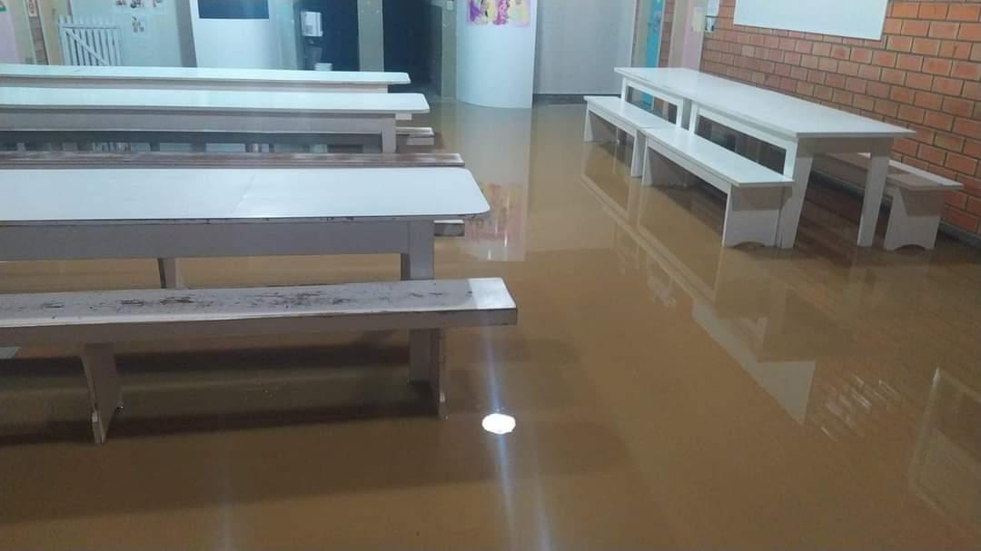 Temporal causa estragos em cidades no Alto Vale