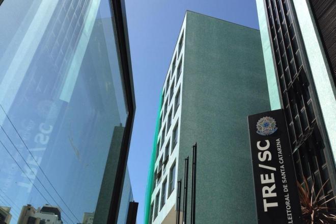 TRE-SC diz que 50 candidatos ainda não entregaram as contas de campanha no Estado