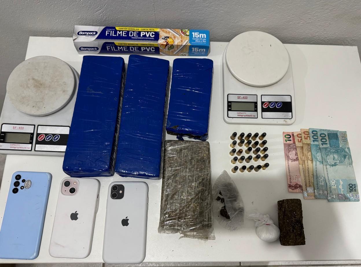 Três pessoas são presas por tráfico de drogas após tentativa de fuga