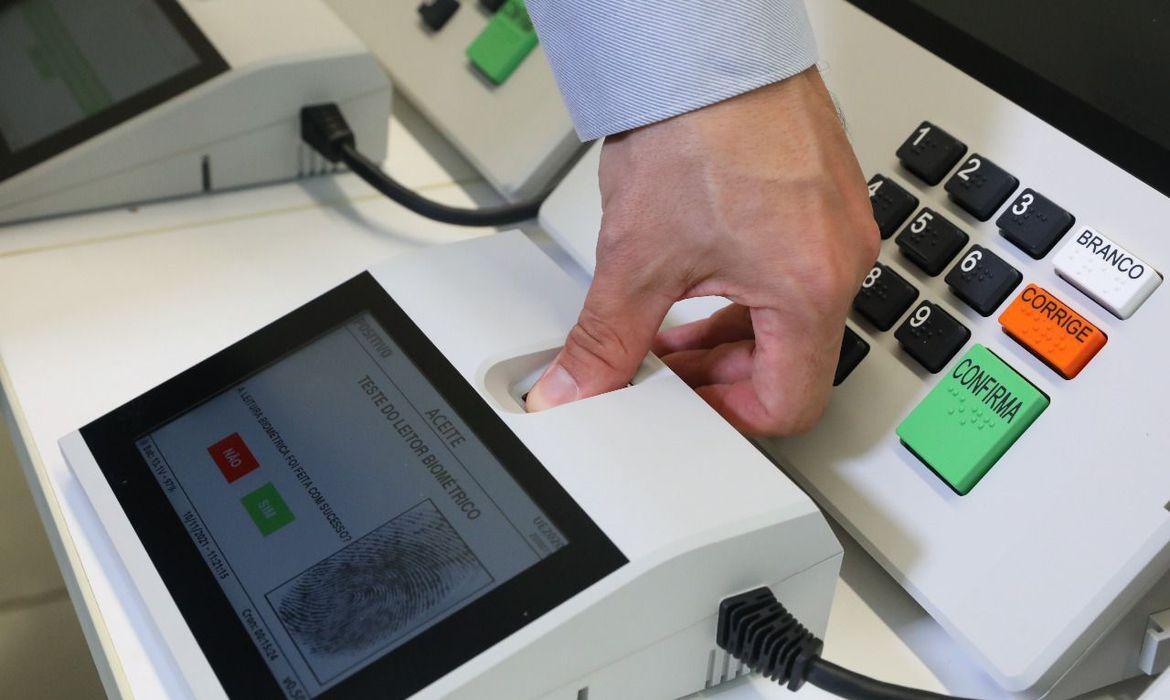 TSE apresenta novo modelo de urna eletrônica para eleições de 2022 