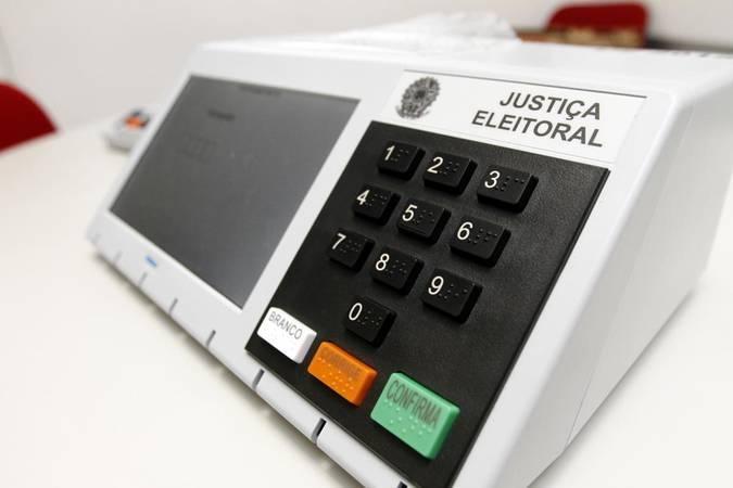 Urnas eletrônicas já passam por preparação para as eleições de outubro