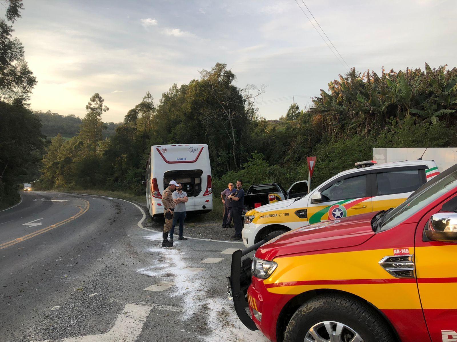 Vazamento de óleo na SC-350 mobiliza Corpo de Bombeiros Militar de Ituporanga, de Bom Retiro e Polícia Rodoviária