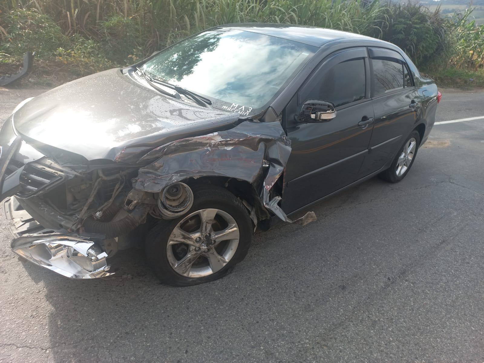 Veículos colidem na SC-350 em Aurora 