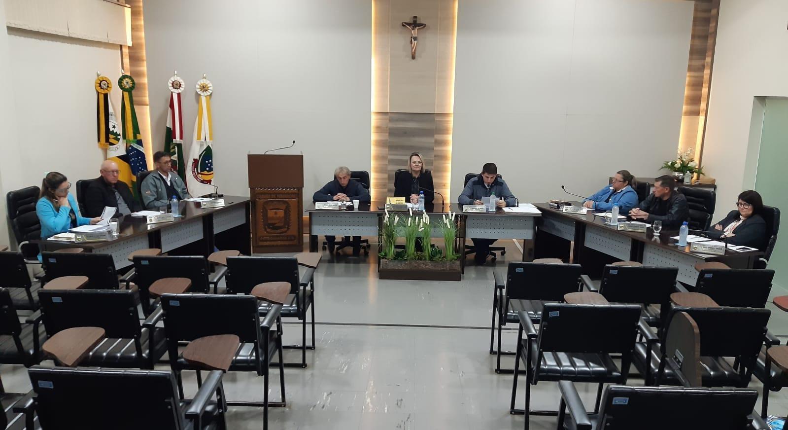 Vereador de Petrolândia diz que administração municipal faz tudo para uns e para outros não faz nada