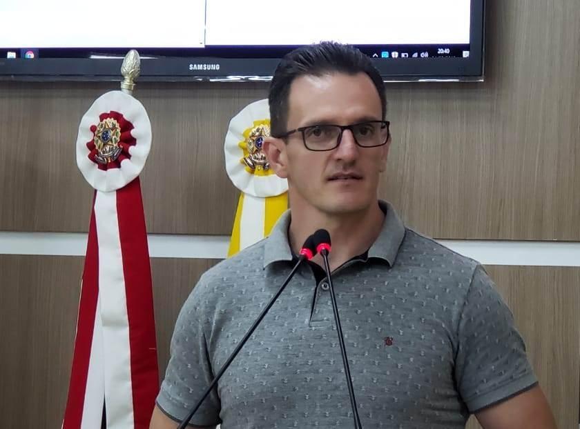 Vereador Leandro Heinzen questiona abandono de obra em Ituporanga 