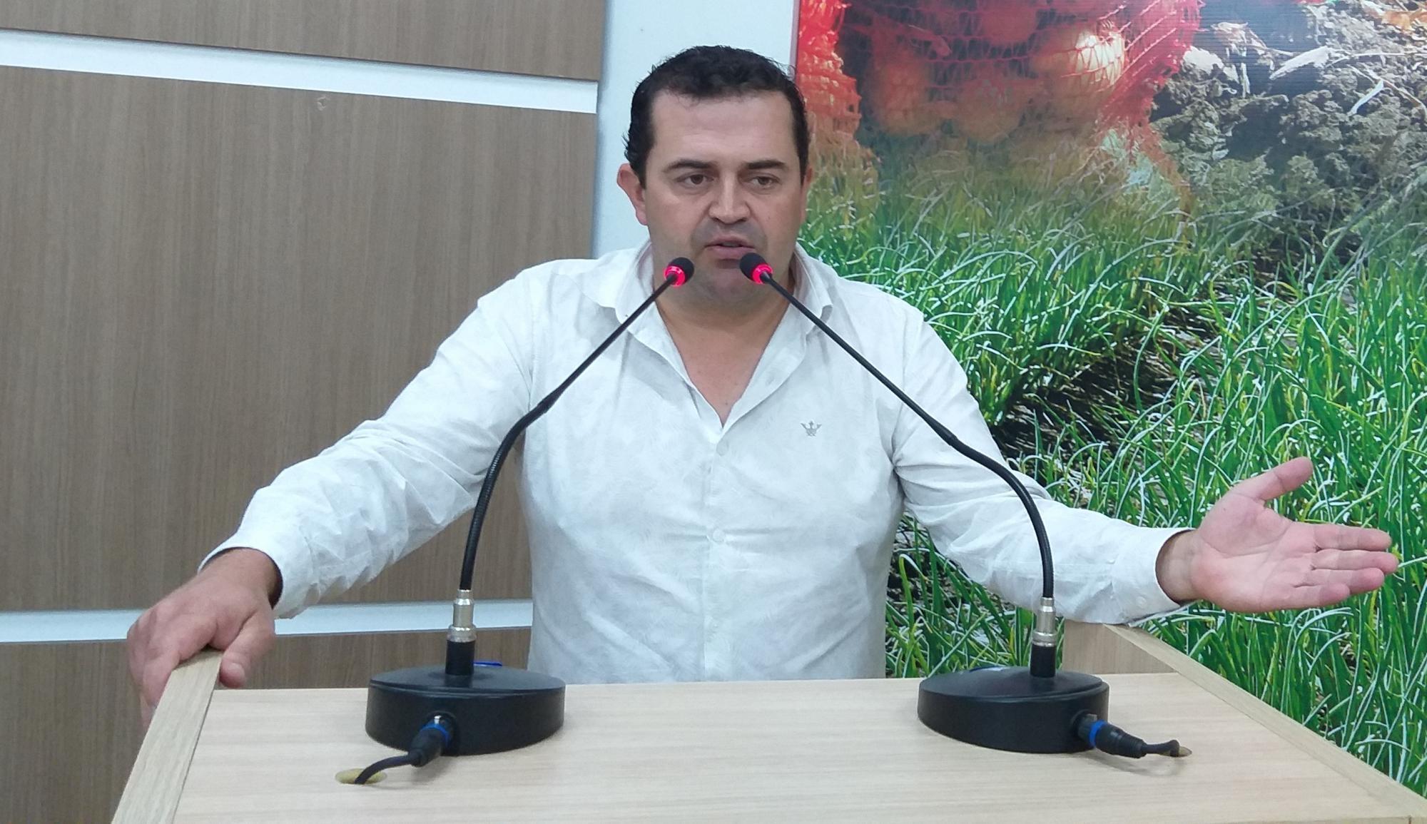 Vereador Leandro May afirma que falta competência do prefeito e do secretário de Obras de Ituporanga para resolver problemas com estradas do interior