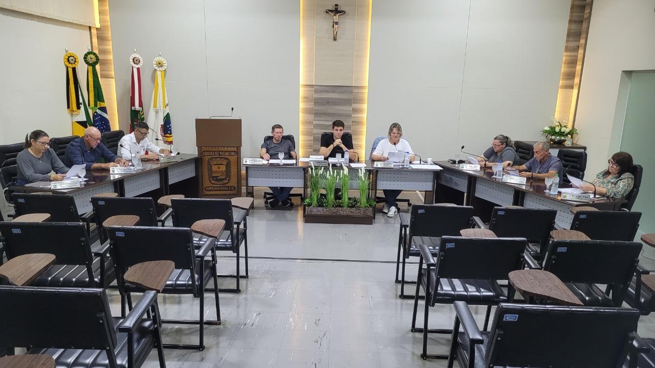 Vereador questiona falta de empresas e concorrência nas licitações em Petrolândia