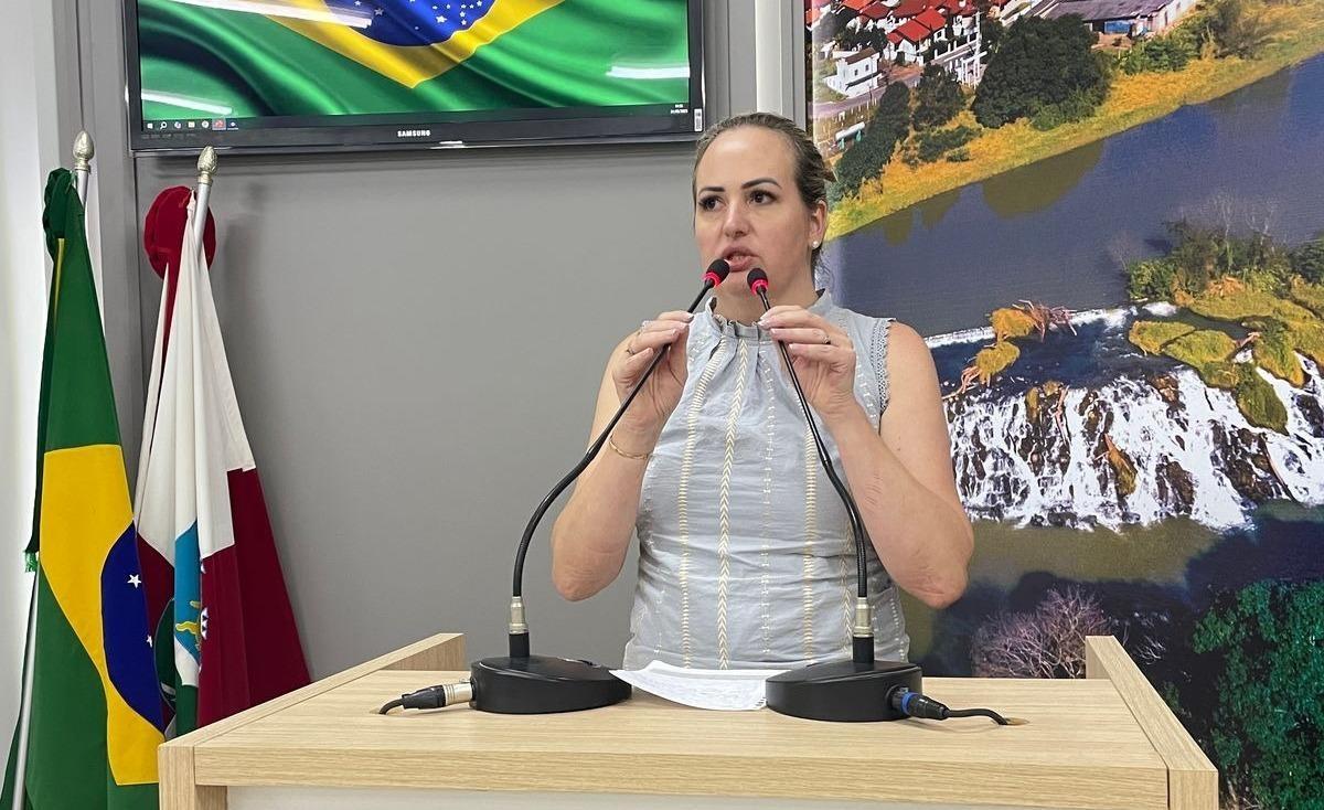 Vereadora de Ituporanga critica Jorginho Mello e alerta para risco de fechamento de APAEs