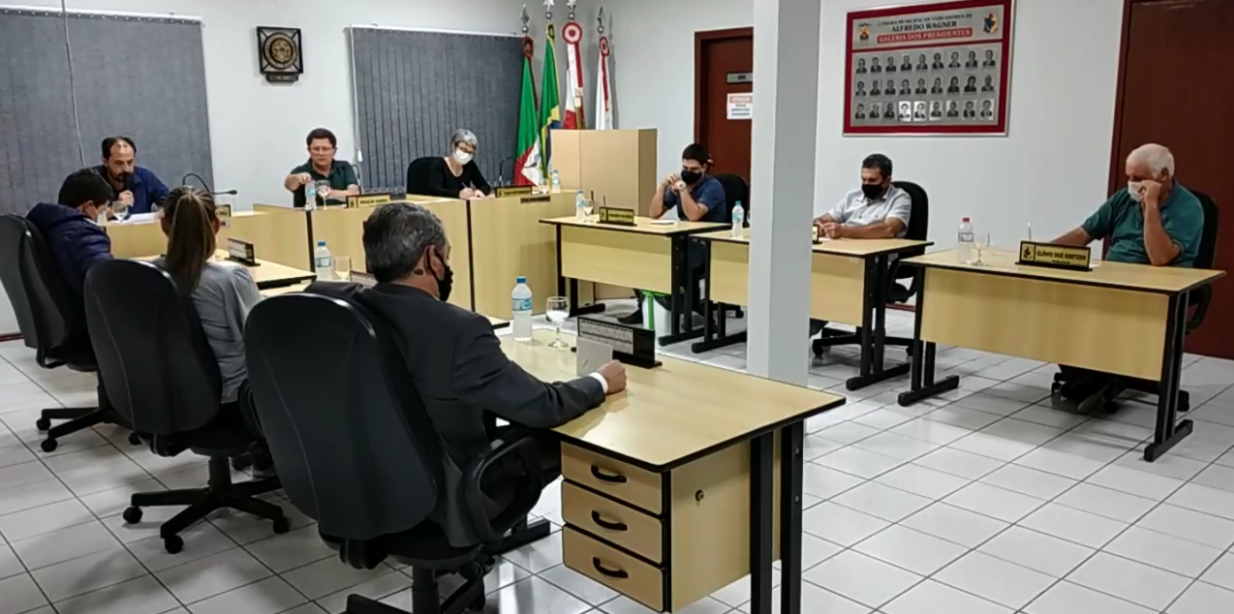 Vereadores de Alfredo Wagner sugerem novo plano de carreira e remuneração para o magistério