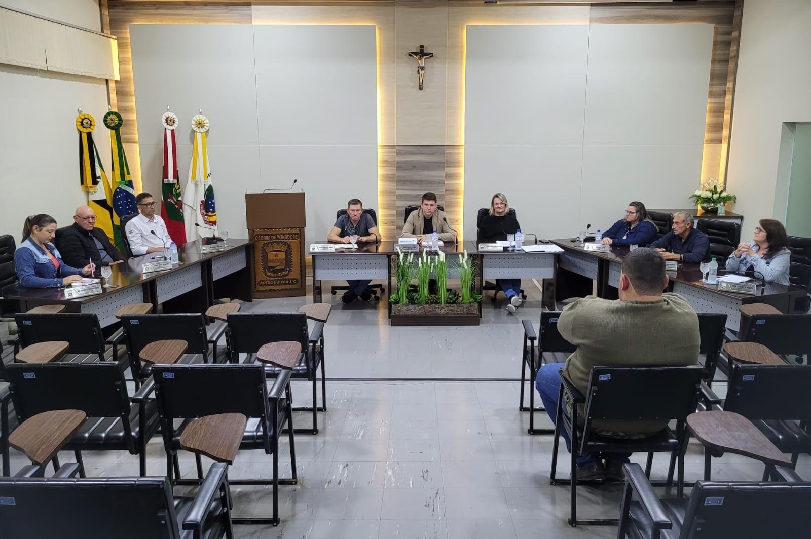Vereadores de Petrolândia aprovam projeto que permite que administração municipal realize empréstimo de R$ 1,6 milhões