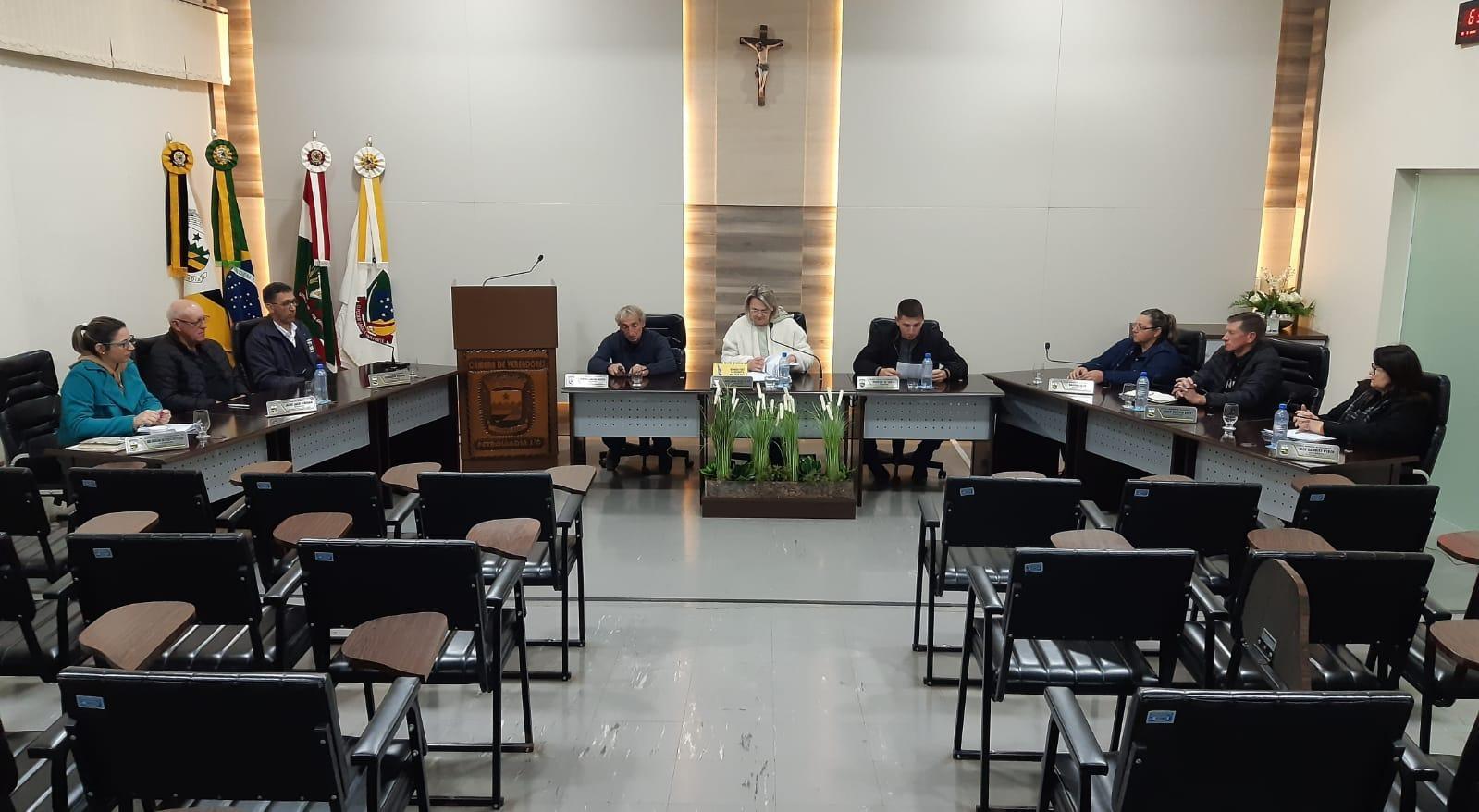Vereadores de Petrolândia aprovam projetos em sessão extraordinária