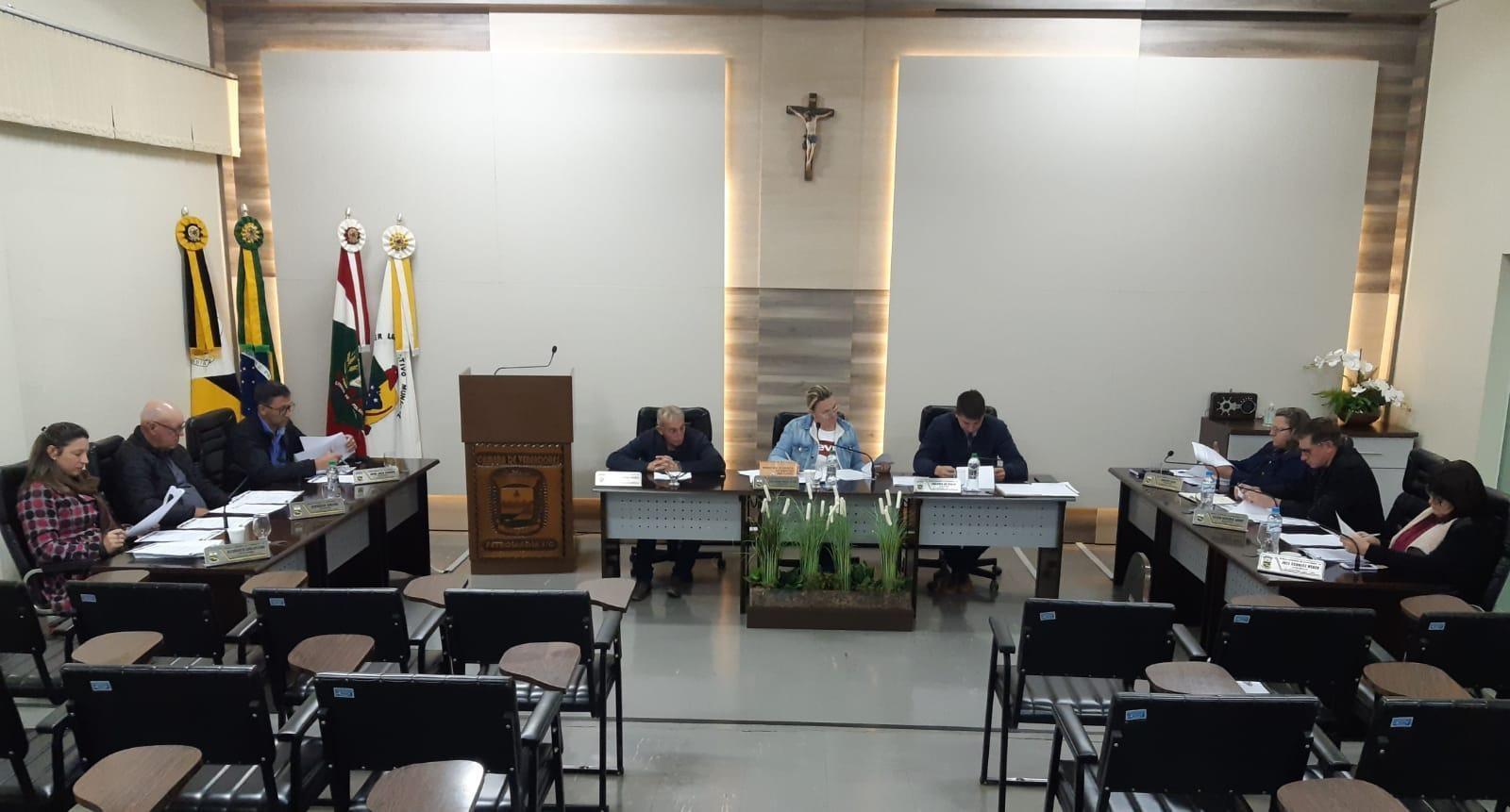 Vereadores de Petrolândia aprovam projetos que destinam implementos para associações de agricultores