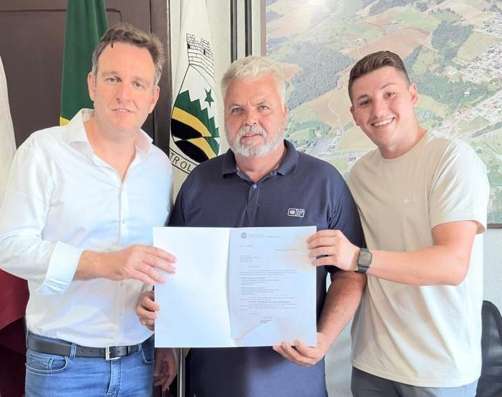 Vice-prefeito Cidinho assume administração de Petrolândia