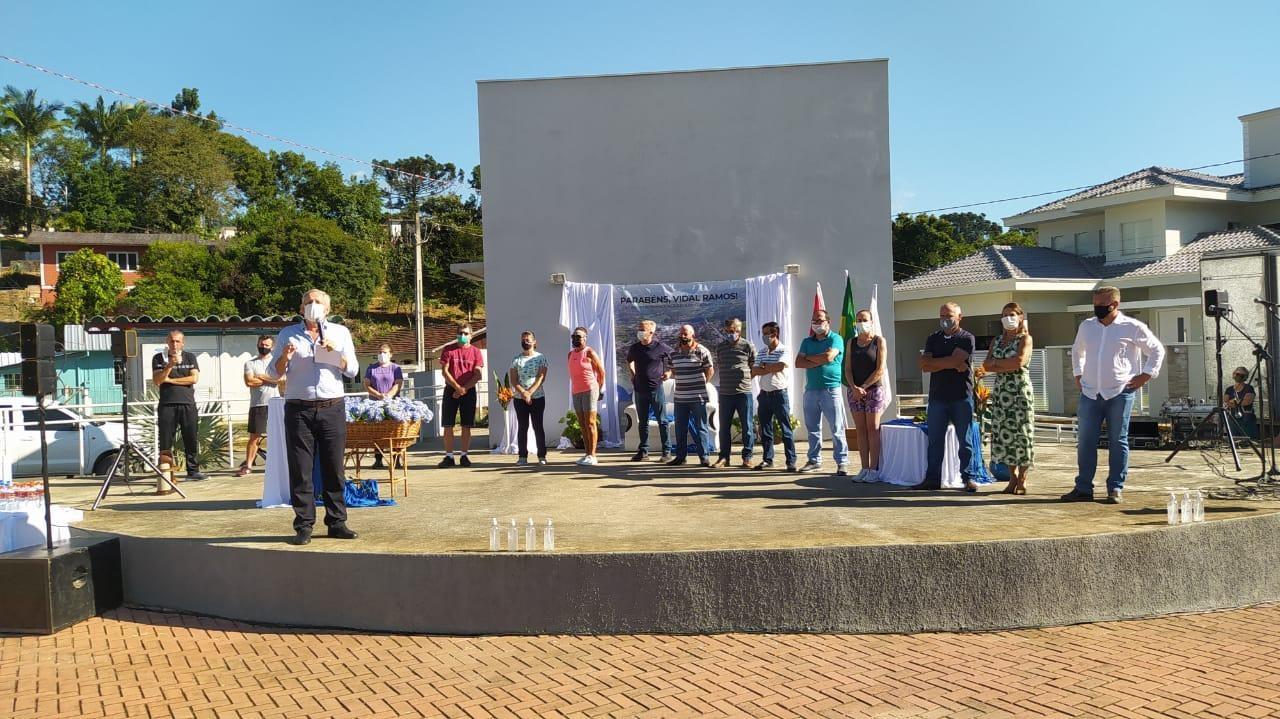 Vidal Ramos comemora 64 anos