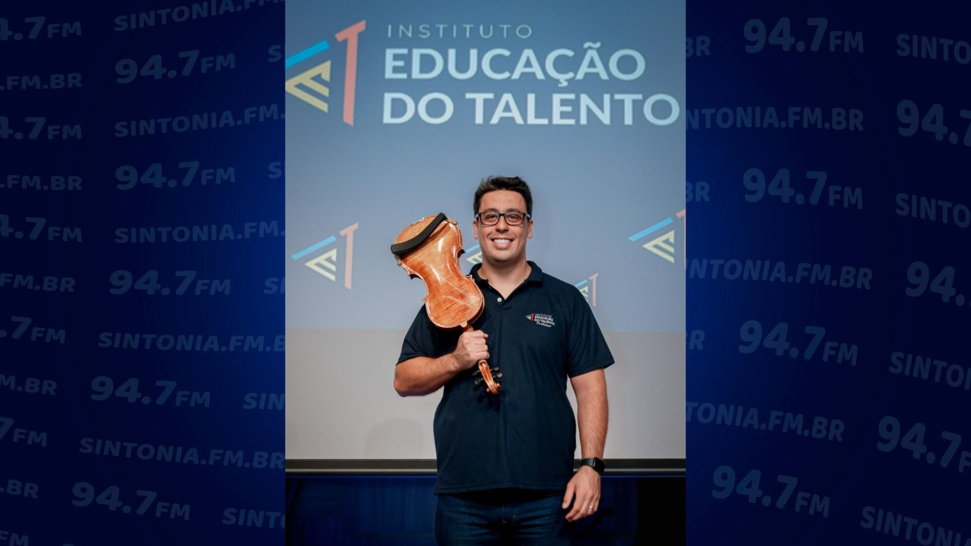 Vidal Ramos recebe professor violinista Ricardo Sander para oficinas e palestra sobre Filosofia Suzuki