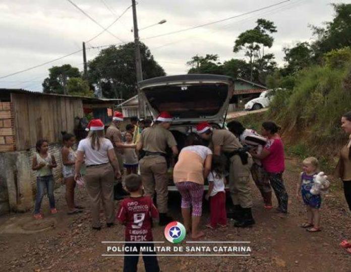 Polícia Militar realiza mais uma edição do Natal Solidário em Rio do Sul  - 